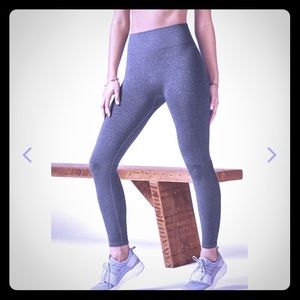 Fabletics Seamless Solid Leggings - Size XS